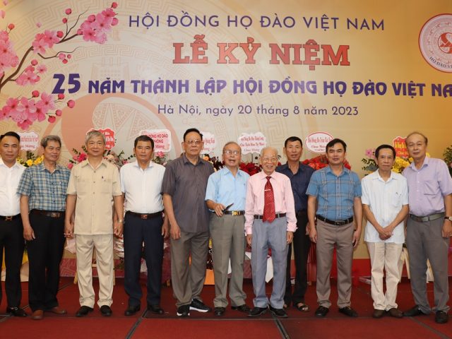 Kỷ niệm 25 năm thành lập Hội đồng Họ Đào Việt Nam